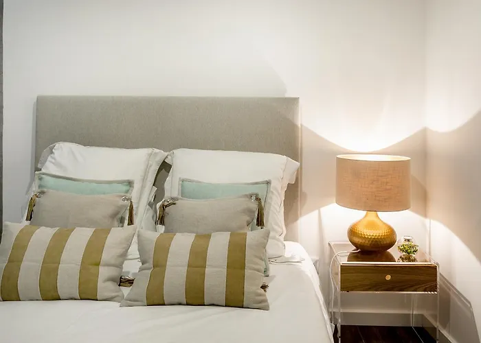 Lively 2-bedroom In Iconic Alfama By Lisbeyond * Lisboa