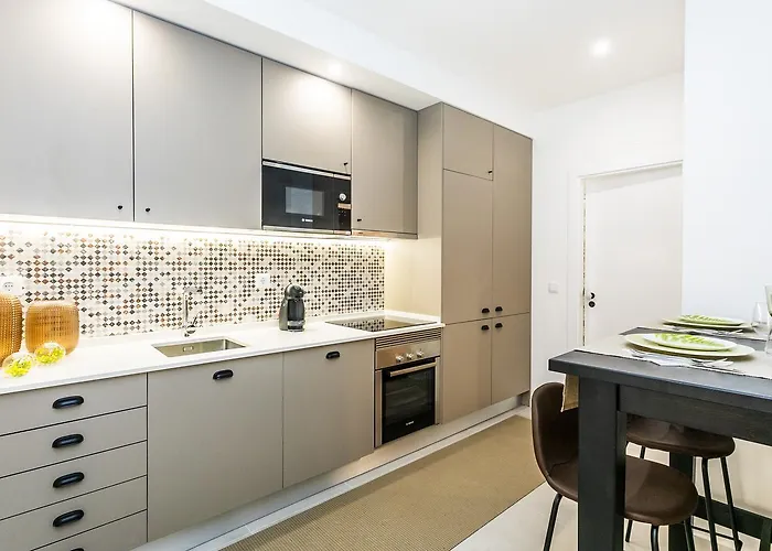 شقة Lively 2-bedroom In Iconic Alfama By Lisbeyond