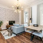 Lively 2-bedroom In Iconic Alfama By Lisbeyond Лісабон
