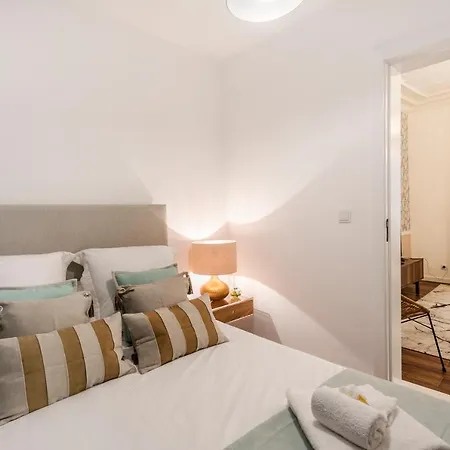 Chic 2Br In Historic Alfama | Heart Of Lisbon Culture By Lisbeyond
